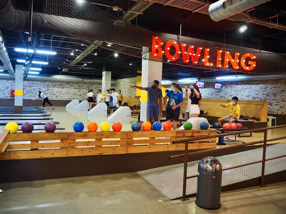 Soho Bowling - Game & Food